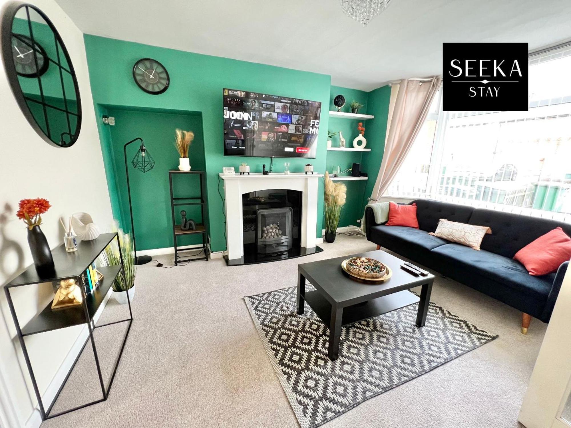 Cosy 2-Bedroom House, Walking Distance Cbs, Ideal For Contractors-Business Stays コヴェントリー エクステリア 写真